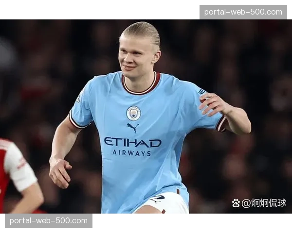 特写：哈兰德追平英超单赛季进球纪录后的平静庆祝