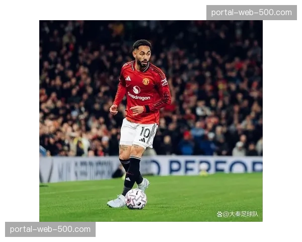 终场哨响，柏林联合老将特里梅尔向主场球迷挥手，球队仍深陷降级区。