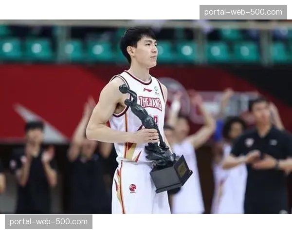 吴前在赛后混合采访区谈心态：“季后赛是全新的战斗”